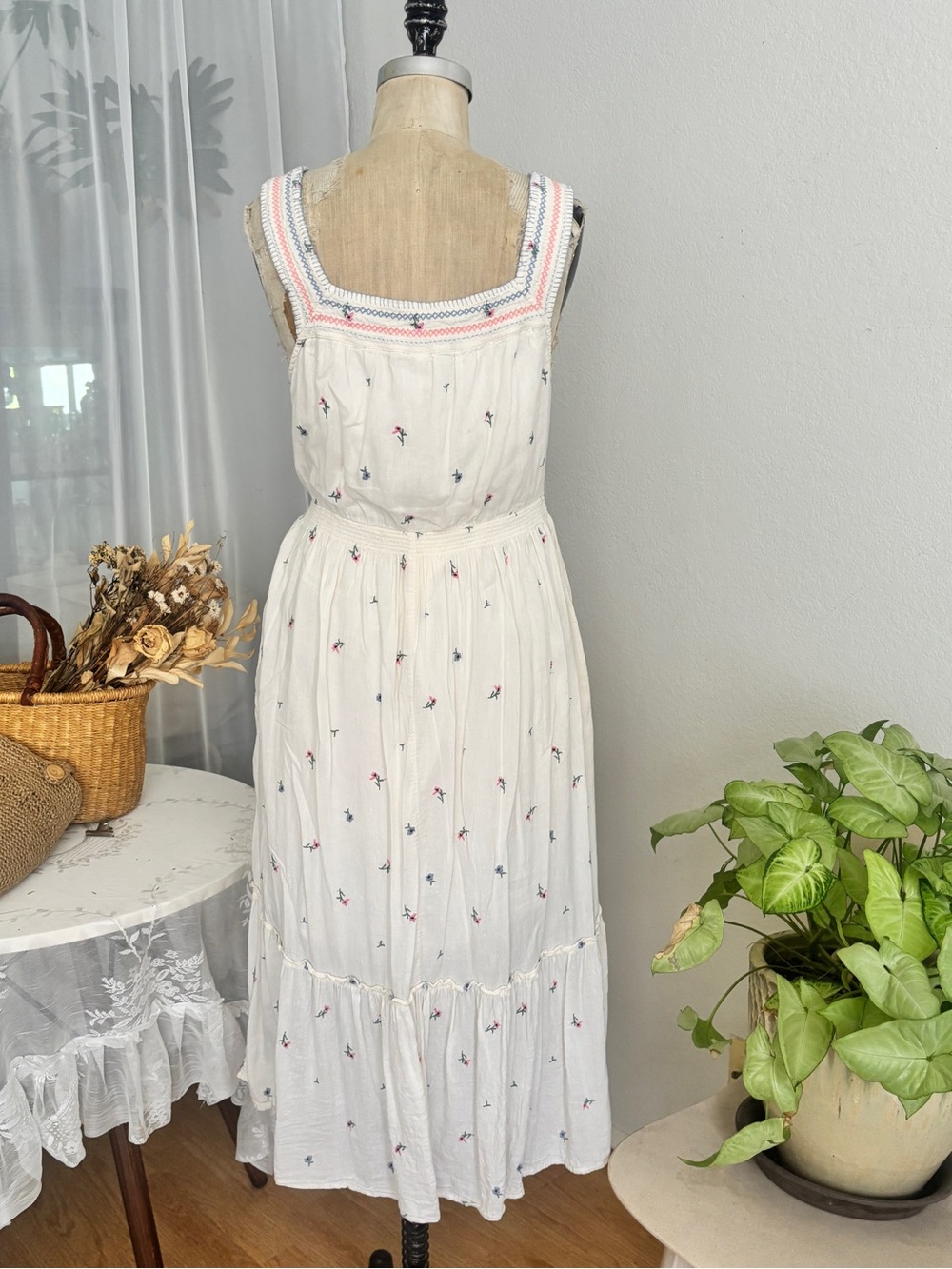 Old Navy 100% cotton Cream Maxi Dress with Multicolor Embroidery - Picture 7 of 9